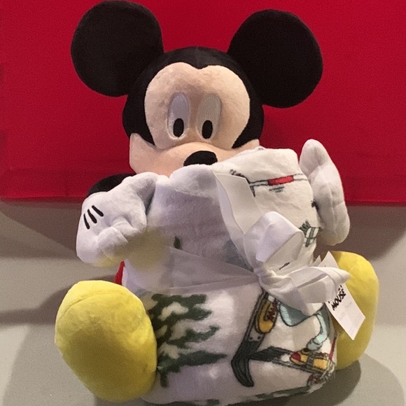 Mickey Mouse pillow buddy and throw blanket set - Picture 4 of 9